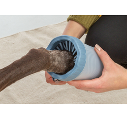 TRIXIE czyścik kubek szczotka do czyszczenia mycia łapek łap psa S-M